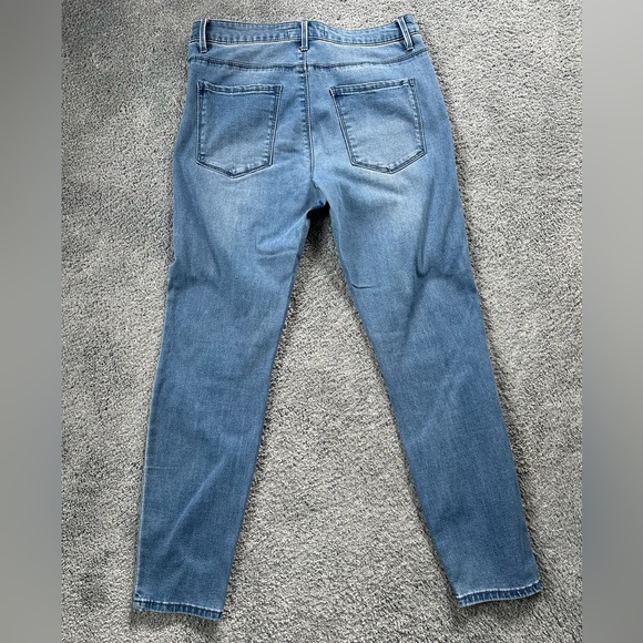 Forever 21 Light Blue Wash Skinny Jeans - Picture 2 of 4